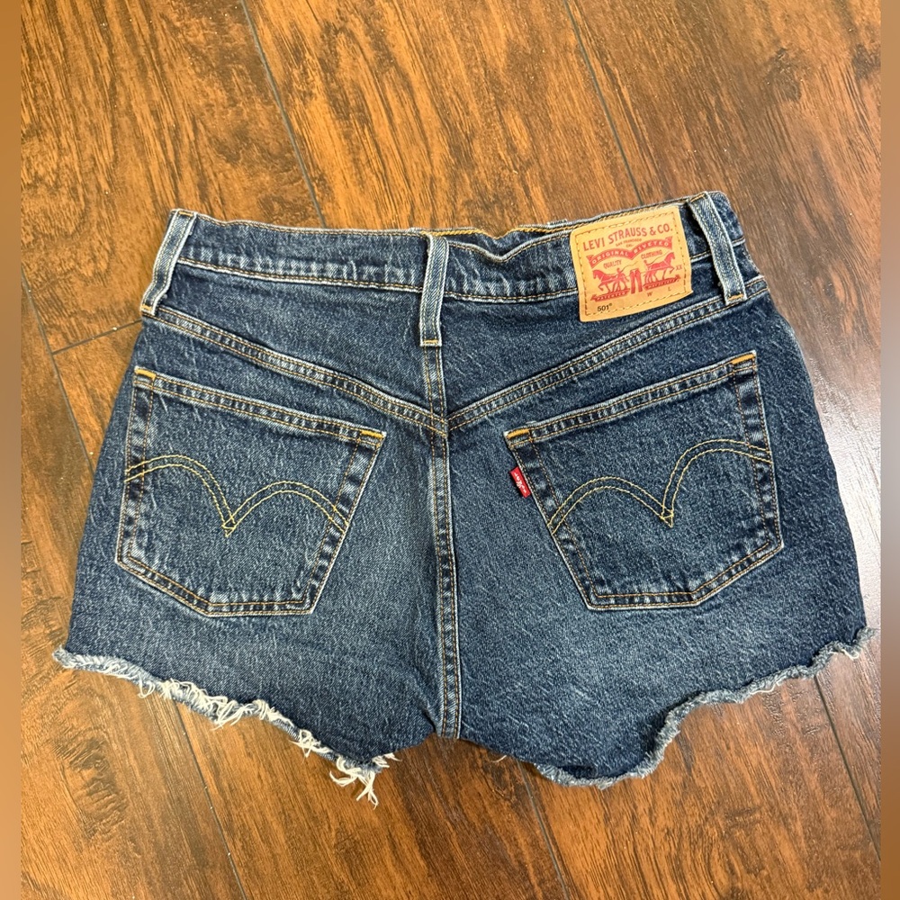Levi’s Denim Distressed Women Shorts Size 28 - Picture 3 of 6